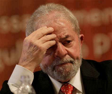 El presidente Lula da Silva se recupera de una operación en la cadera